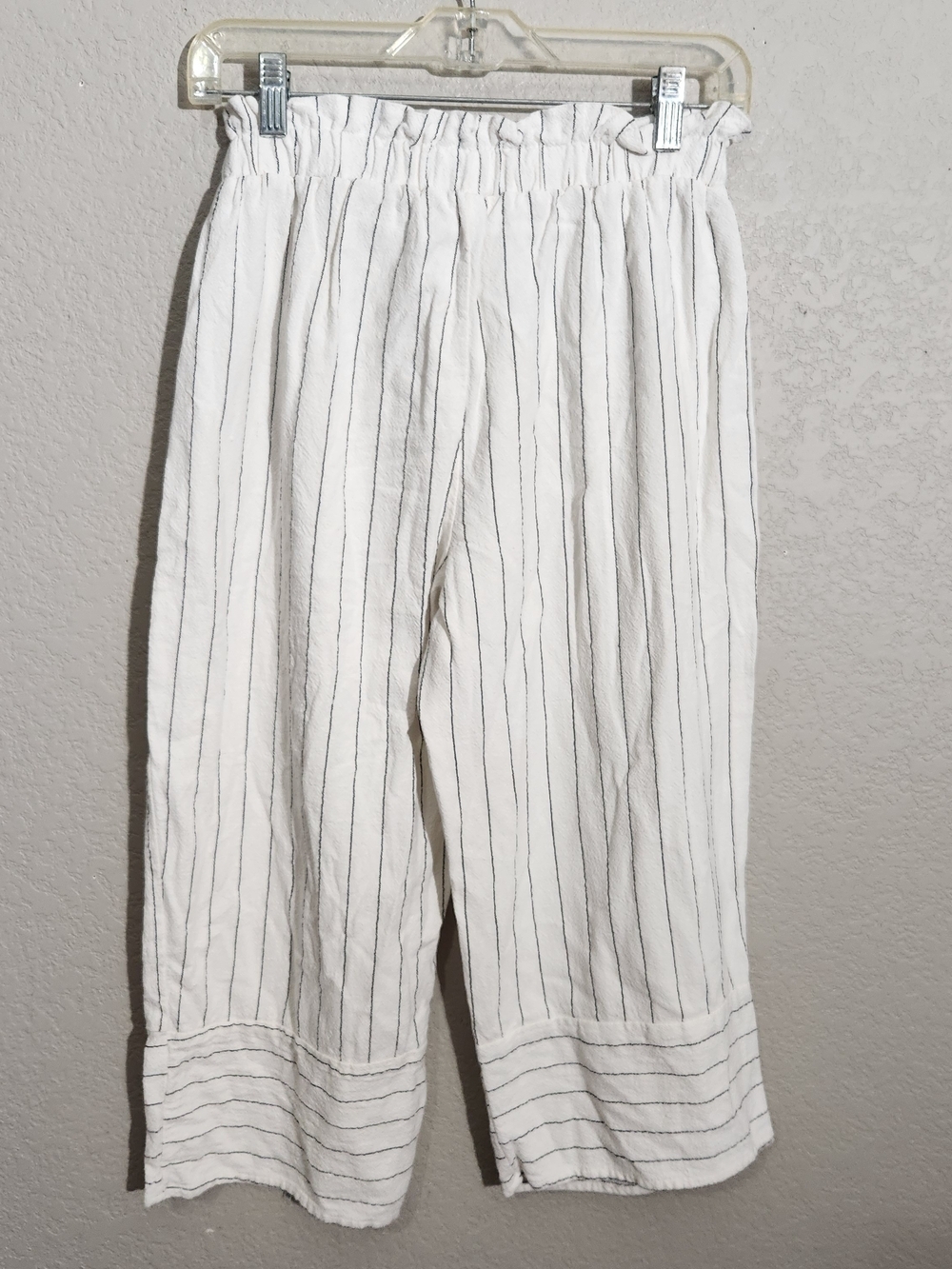 Capri Pants - Picture 3 of 10